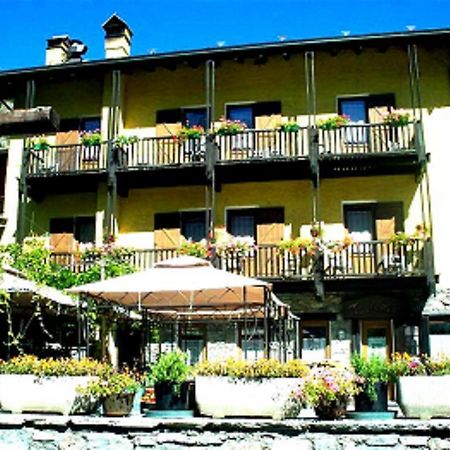 Hotel Veneriaz Нюс Экстерьер фото
