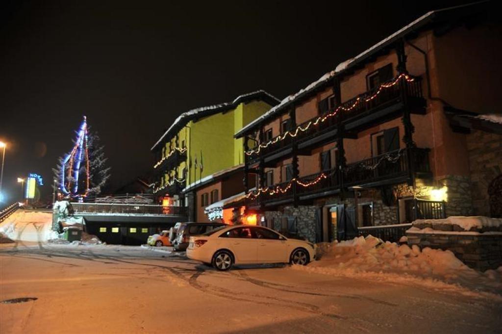 Hotel Veneriaz Нюс Экстерьер фото
