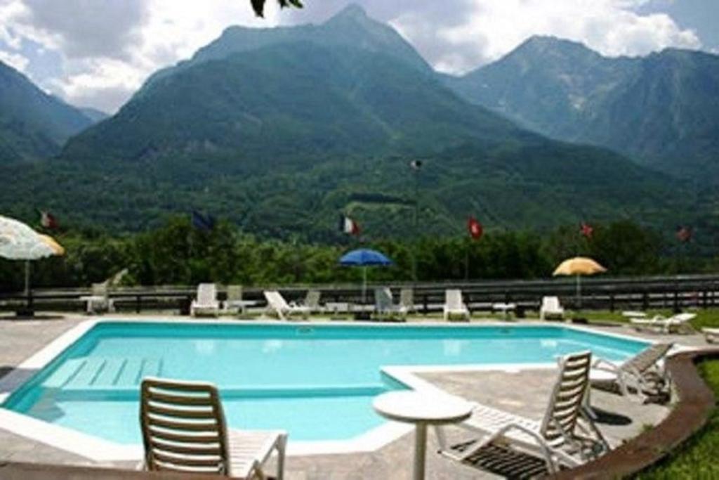 Hotel Veneriaz Нюс Экстерьер фото