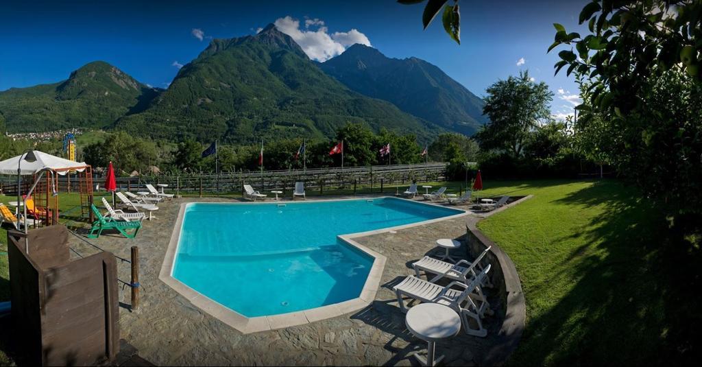 Hotel Veneriaz Нюс Экстерьер фото