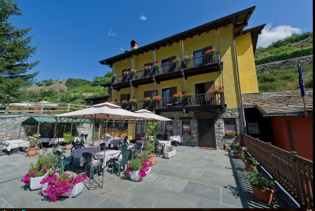 Hotel Veneriaz Нюс Экстерьер фото